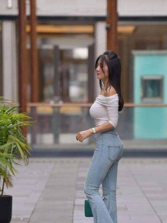 瑜伽褲是懶人出門(mén)快速穿搭服飾,休閑靚麗合時(shí)宜,顏值過(guò)人