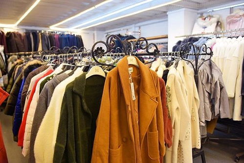 這里的品牌衣服 白菜價(jià) 工廠換季清倉(cāng) 全場(chǎng)夏裝15元至60元 件