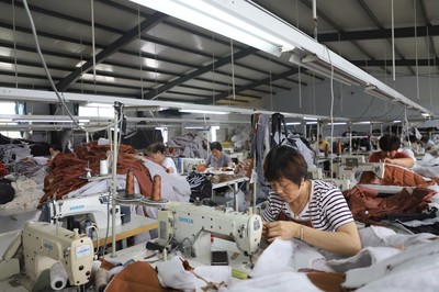 家門口就業，群眾腰包鼓起來——服飾產業發展的惠民之道